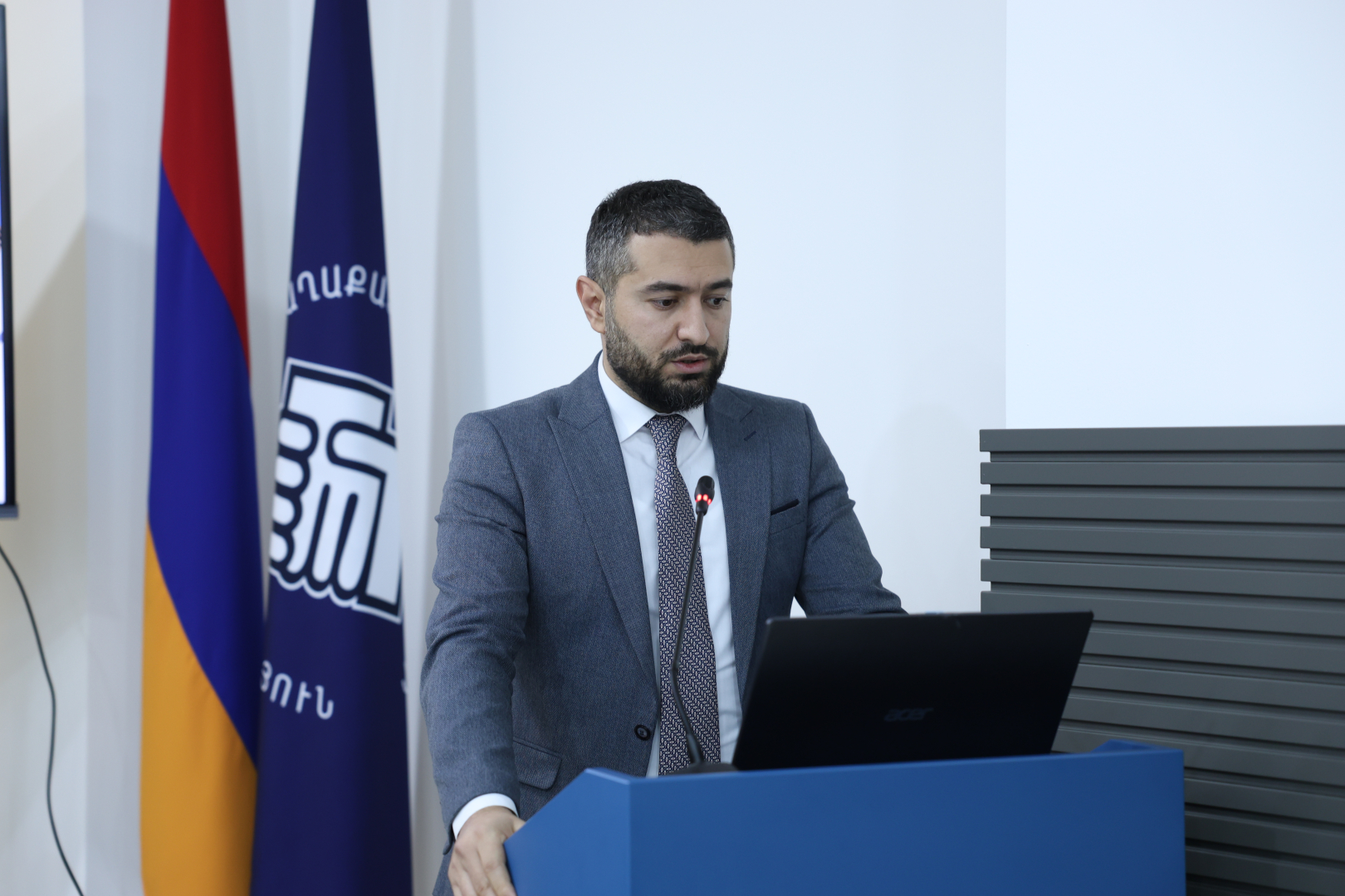 image-slide