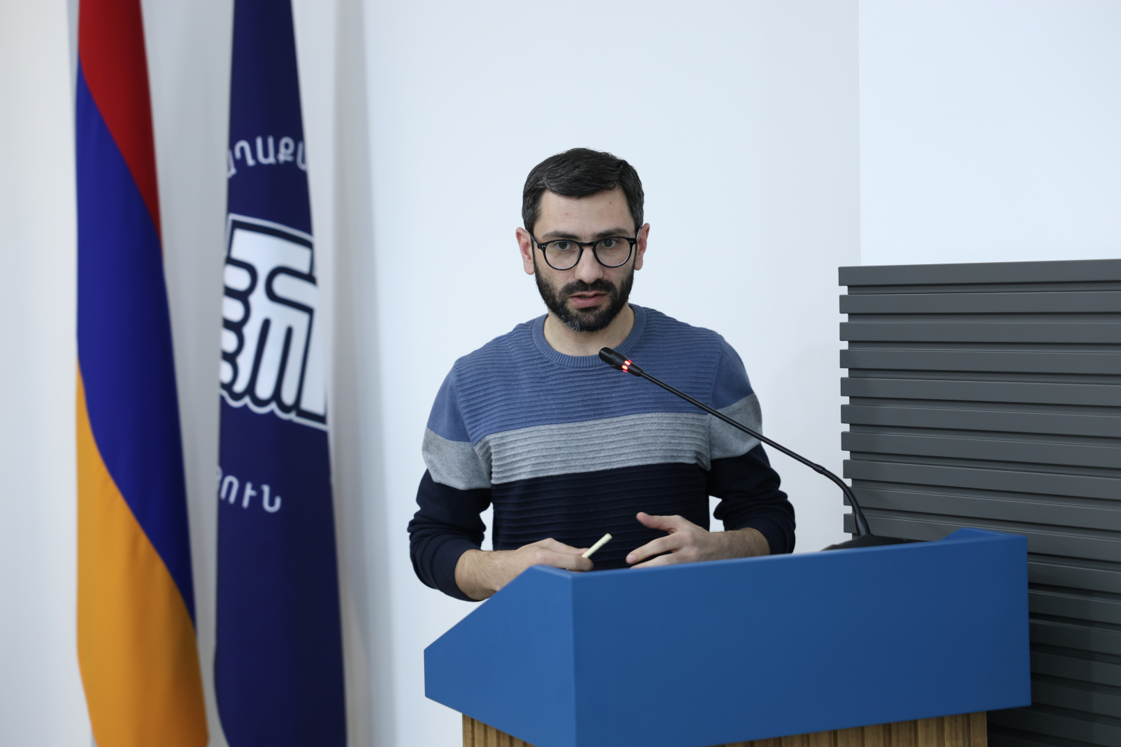 image-slide