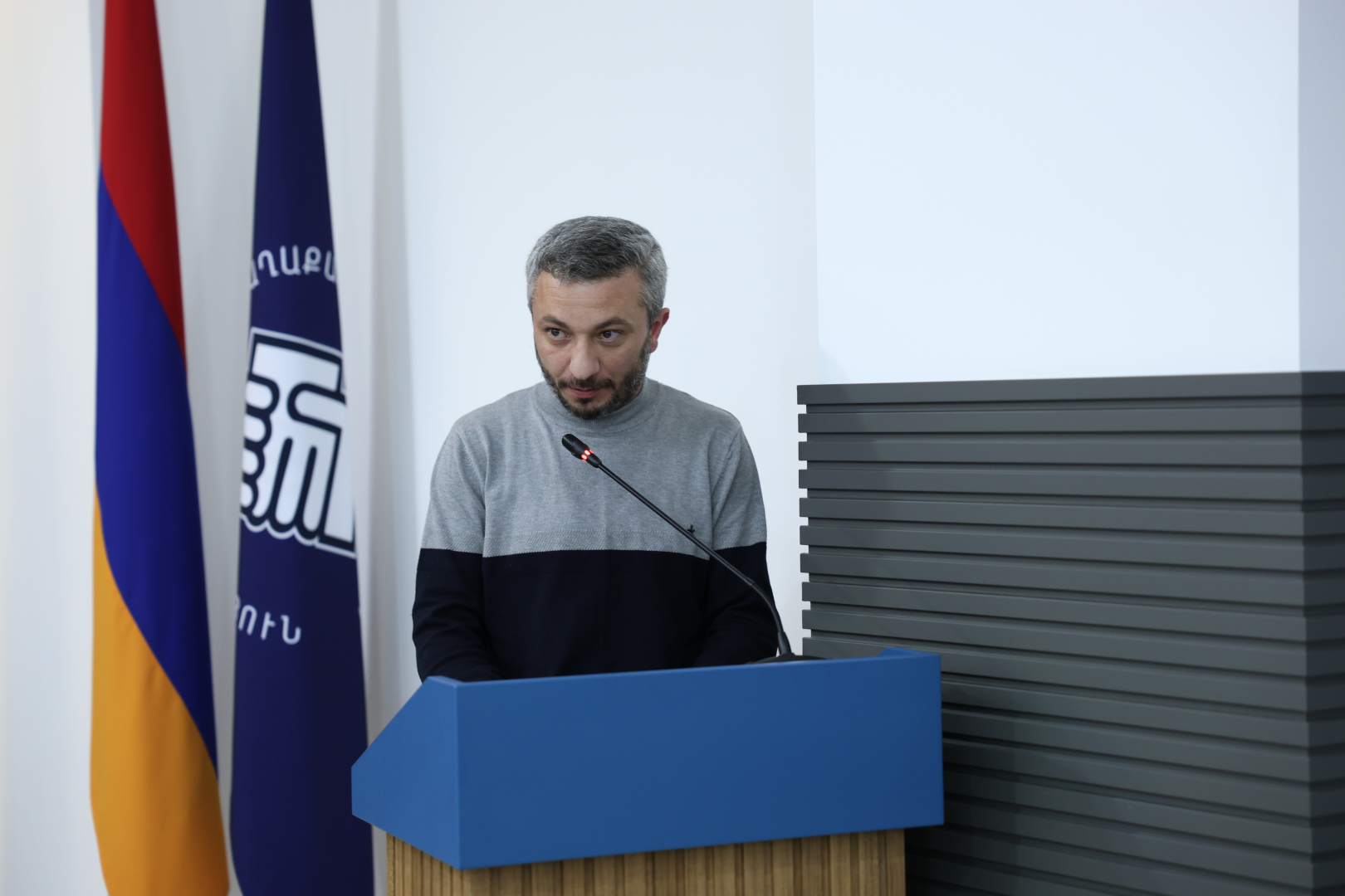 image-slide