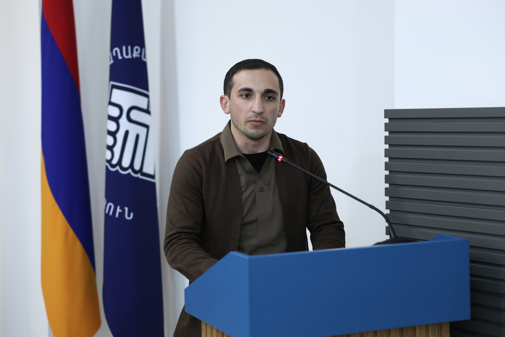 image-slide