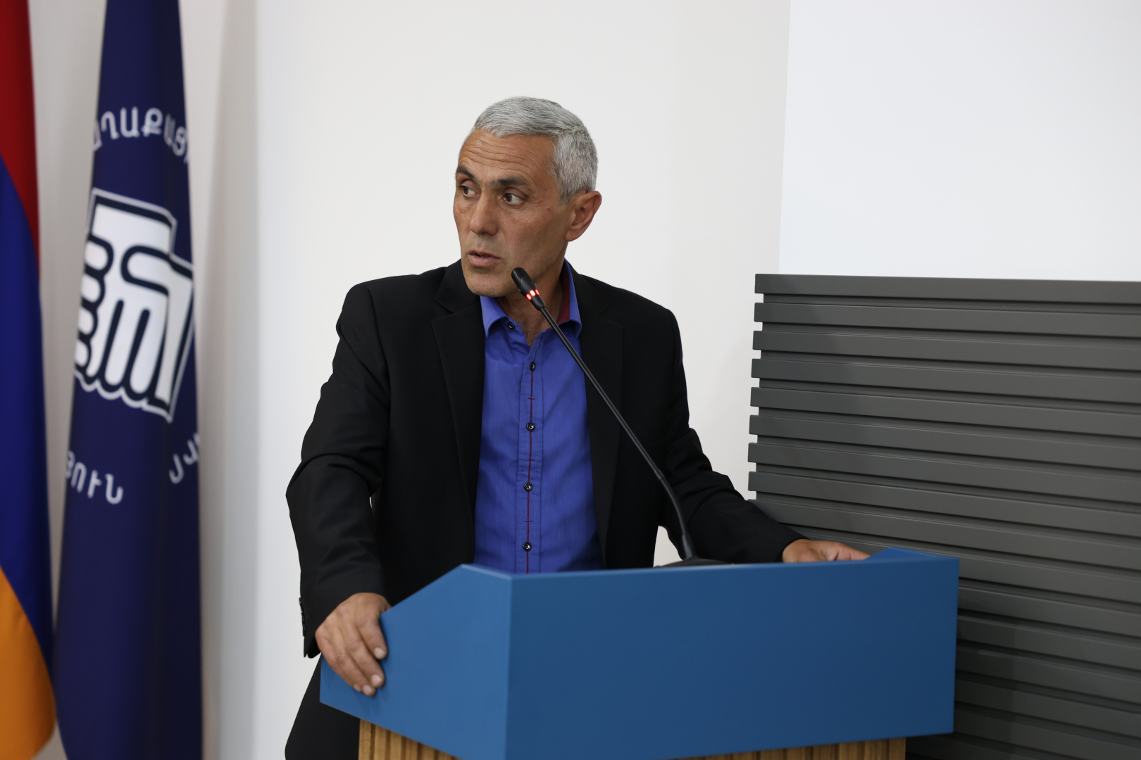 image-slide