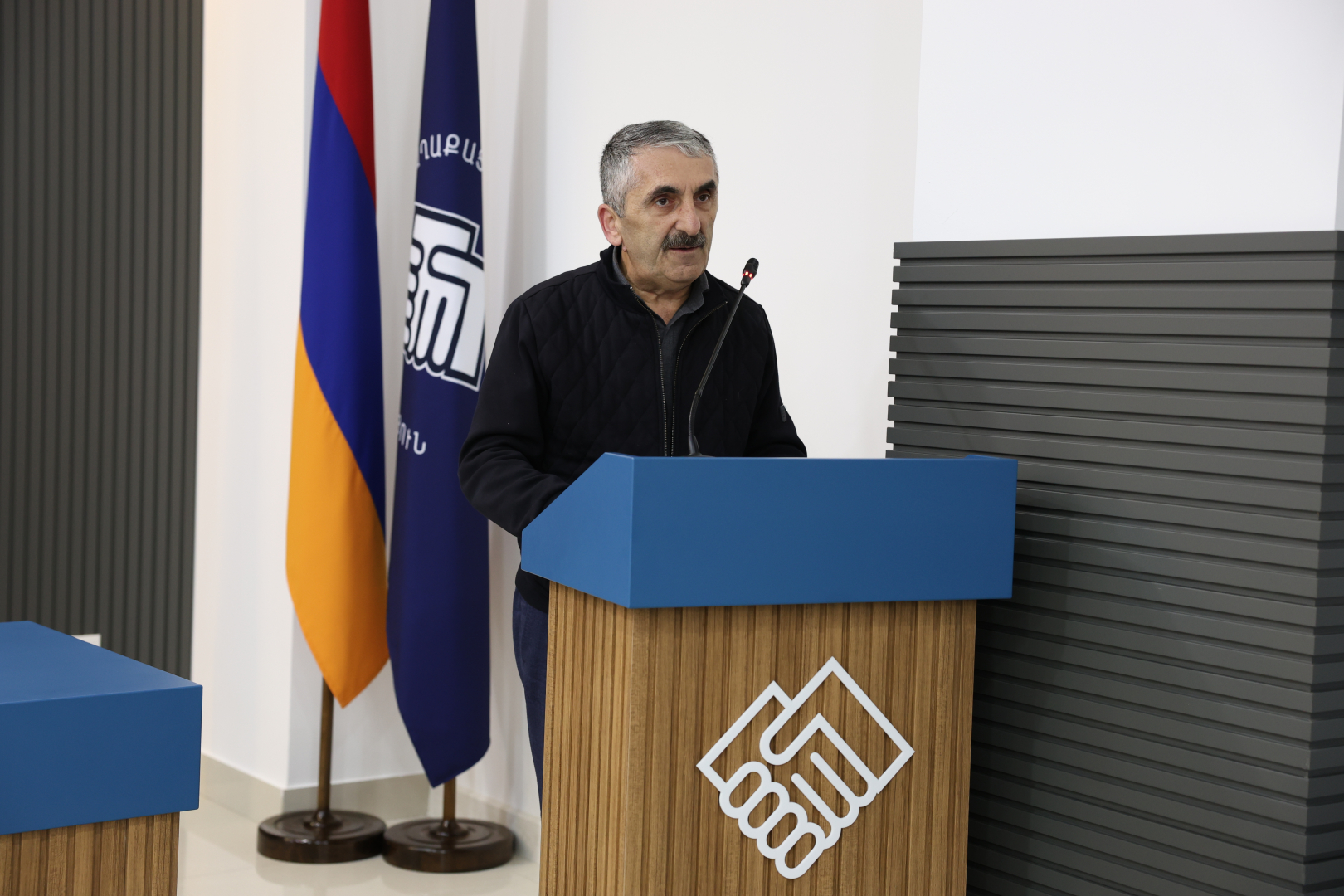 image-slide