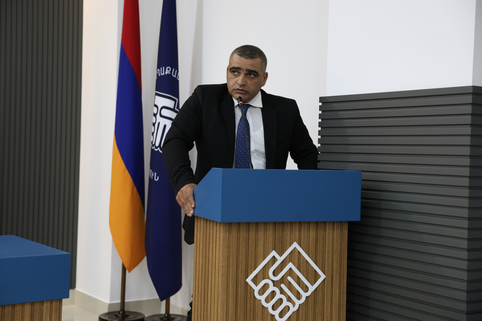 image-slide