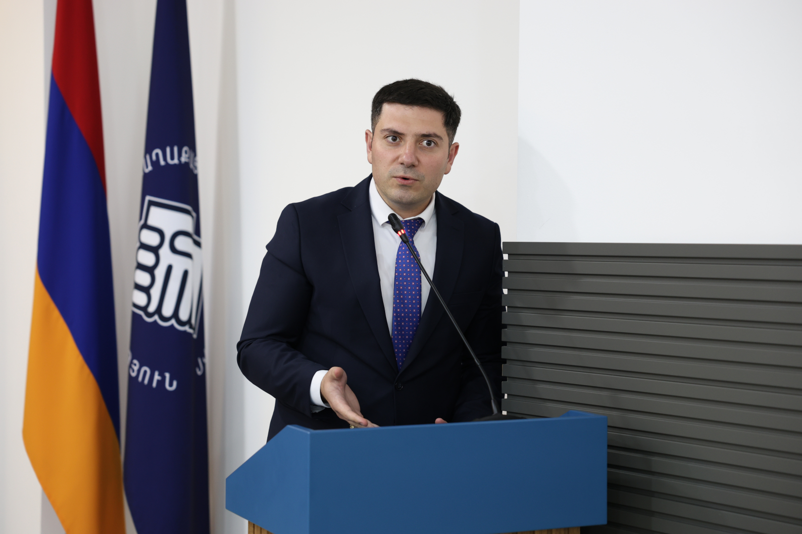 image-slide
