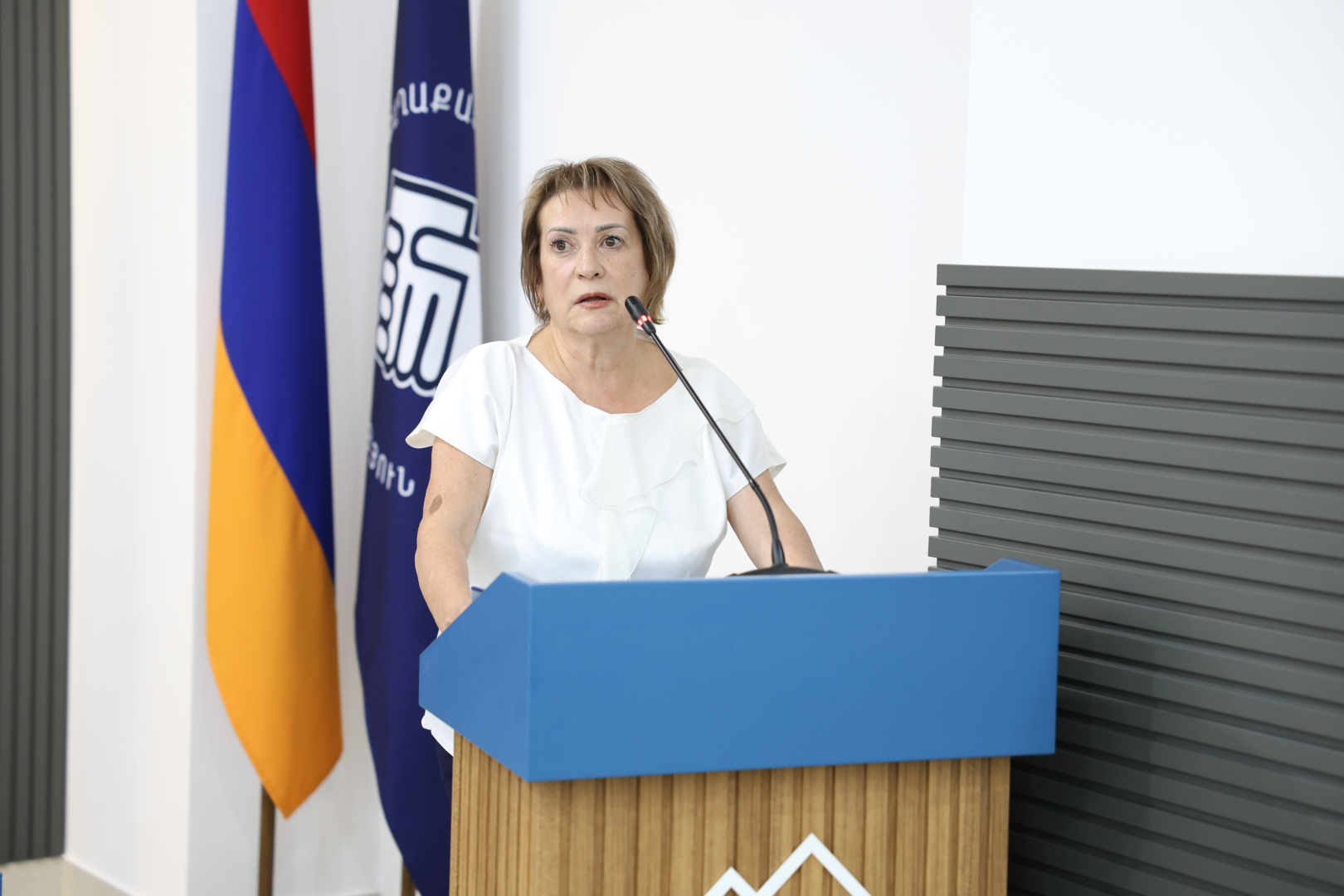 image-slide