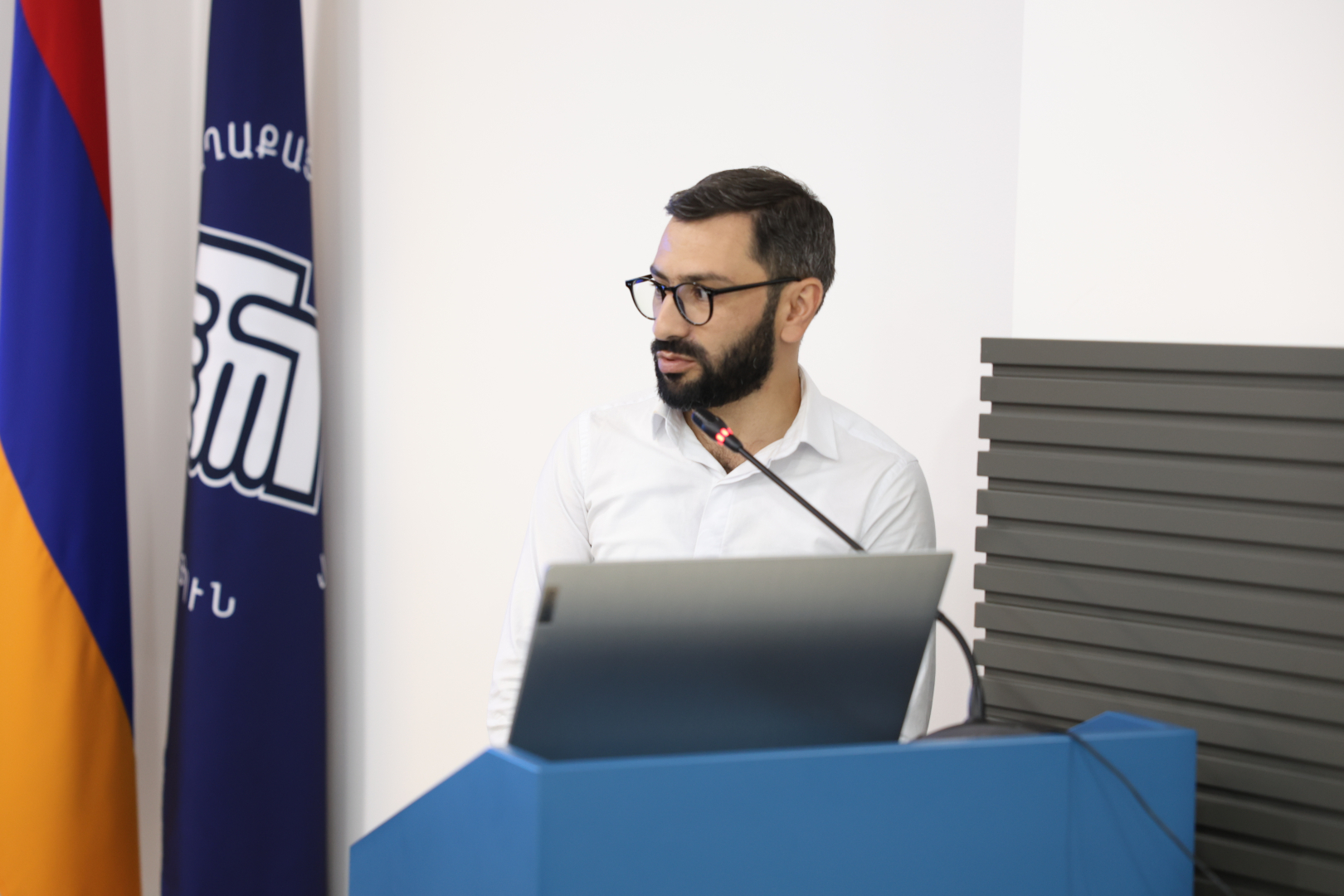 image-slide